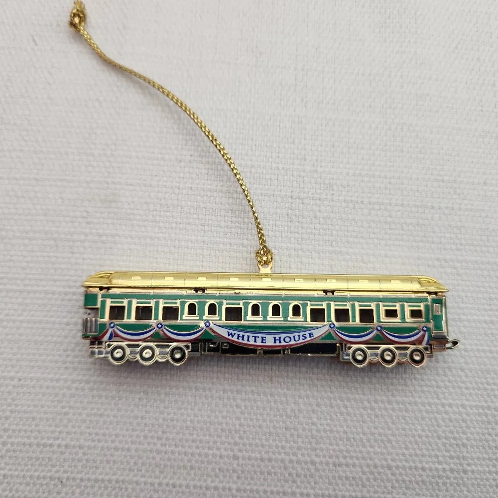 2014 White House Christmas Ornament Train WHHA Pullman car: 3¼
